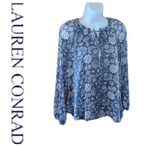 Lauren Conrad LC Blue Floral Top 💙🤍